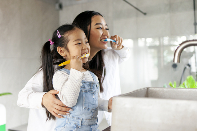 tips-on-how-to-choose-the-right-toothbrush-and-toothpaste Tips On How To Choose The Right Toothbrush And Toothpaste